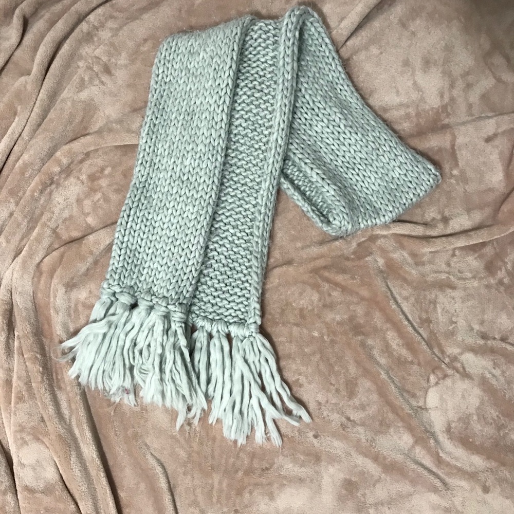 Universal Thread Knitted Grey Scarf